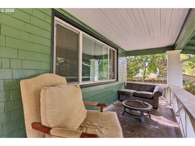 8270 Sw SORRENTO Rd, Beaverton, OR 97008