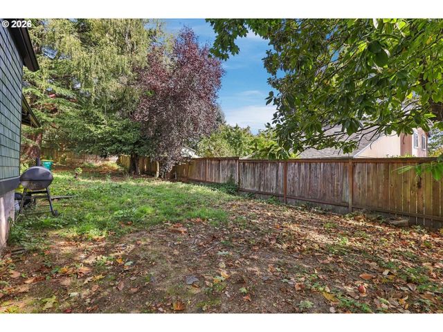 8270 Sw SORRENTO Rd, Beaverton, OR 97008