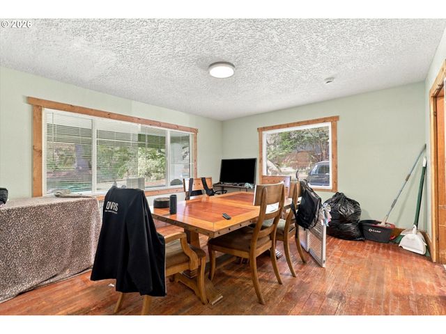8270 Sw SORRENTO Rd, Beaverton, OR 97008