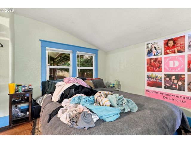 8270 Sw SORRENTO Rd, Beaverton, OR 97008