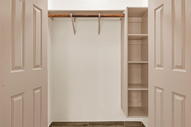 5006 Apala Dr, Houston, TX 77032