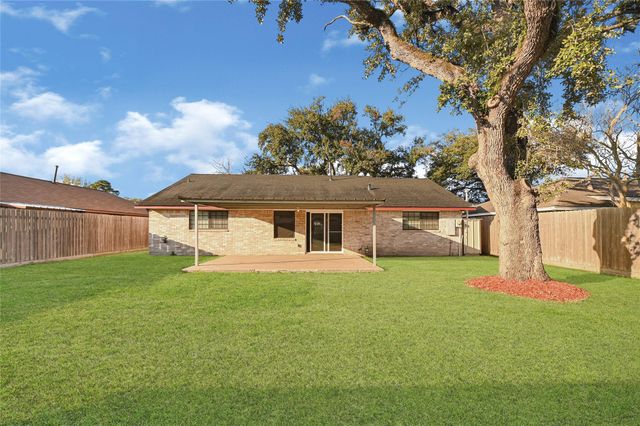 5006 Apala Dr, Houston, TX 77032