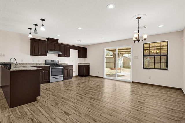 5006 Apala Dr, Houston, TX 77032