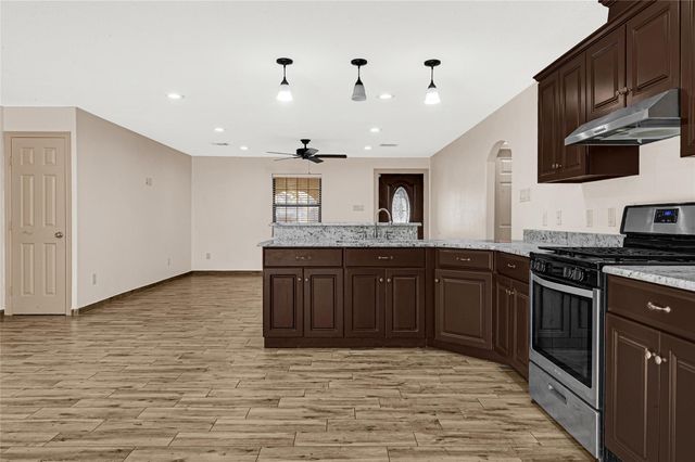 5006 Apala Dr, Houston, TX 77032