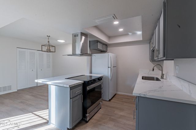 2440 N 22ND Avenue, Phoenix, AZ 85009