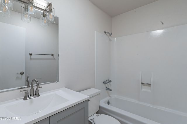 2440 N 22ND Avenue, Phoenix, AZ 85009