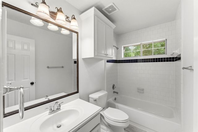26 Shady Pond Place, The Woodlands, TX 77382