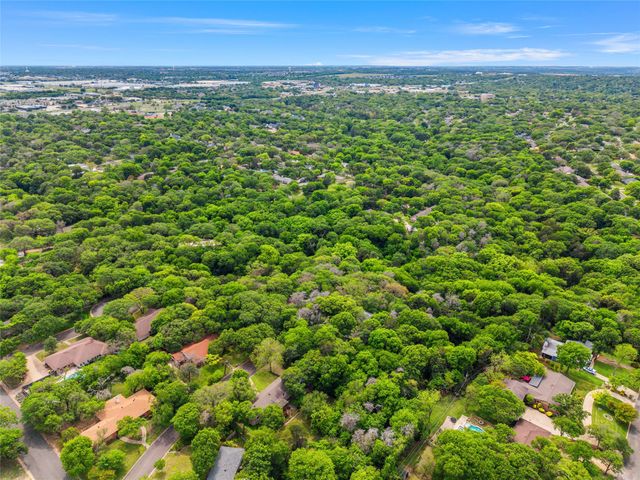 7821 Tallahassee Road, Woodway, TX 76712