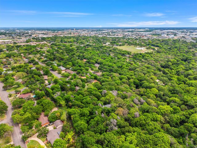 7821 Tallahassee Road, Woodway, TX 76712
