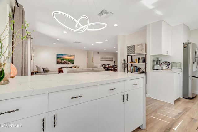 8225 Fallbrook Avenue, West Hills, CA 91304