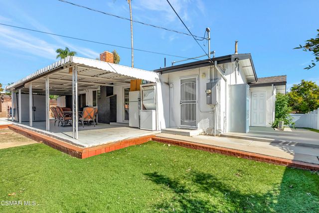 8225 Fallbrook Avenue, West Hills, CA 91304