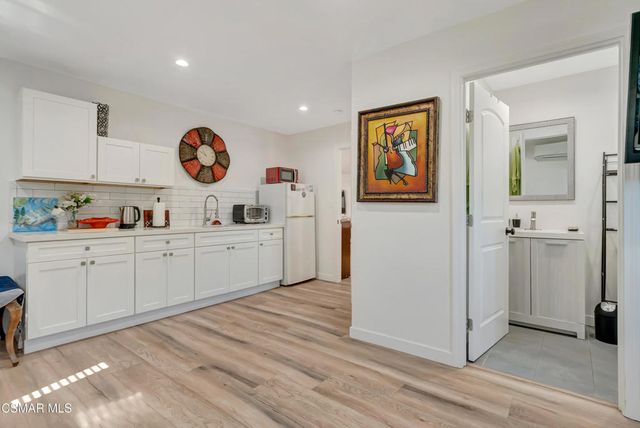 8225 Fallbrook Avenue, West Hills, CA 91304