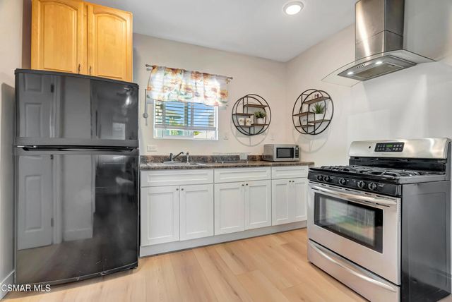 8225 Fallbrook Avenue, West Hills, CA 91304