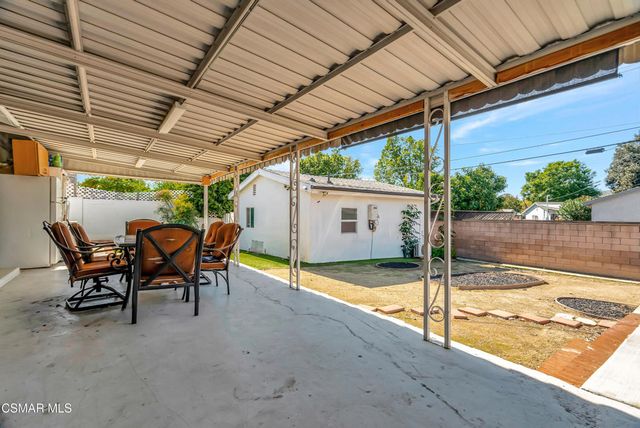 8225 Fallbrook Avenue, West Hills, CA 91304