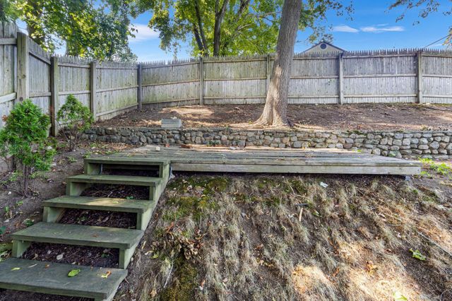 140 Norwood Avenue, New London, CT 06320