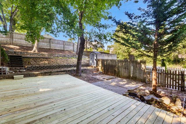 140 Norwood Avenue, New London, CT 06320