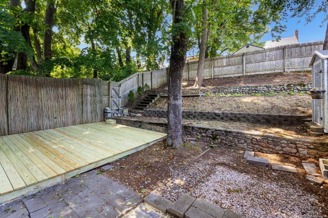 140 Norwood Avenue, New London, CT 06320