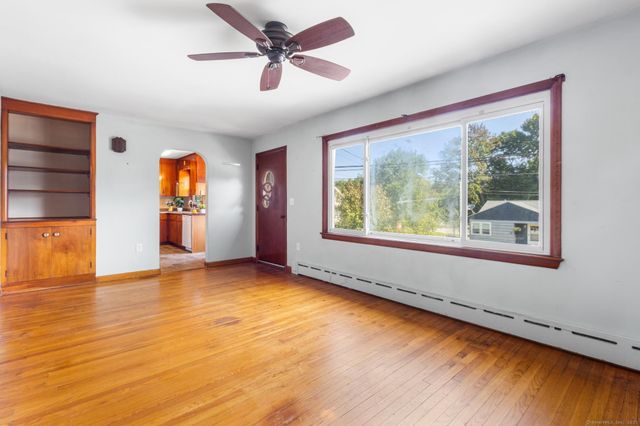140 Norwood Avenue, New London, CT 06320