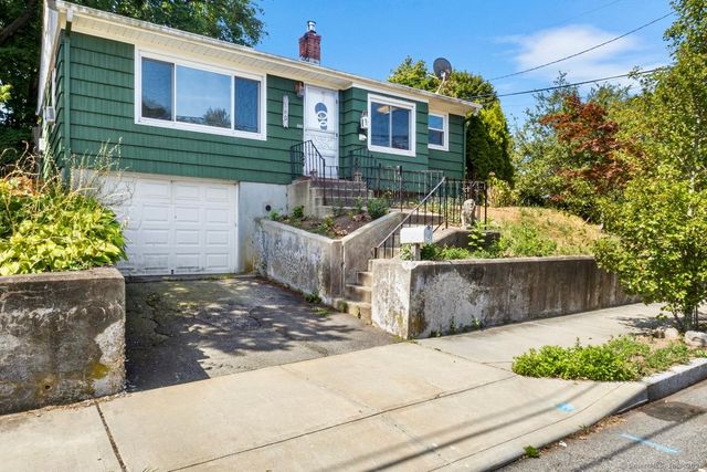 140 Norwood Avenue, New London, CT 06320