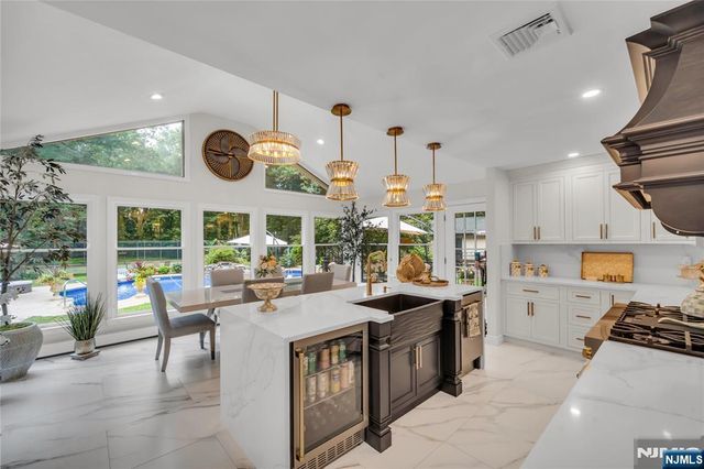 312 Old Tappan Road, Old Tappan, NJ 07675