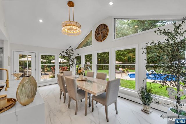 312 Old Tappan Road, Old Tappan, NJ 07675