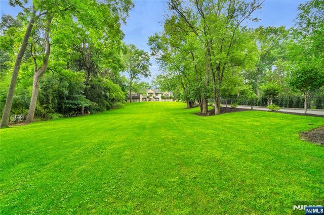 312 Old Tappan Road, Old Tappan, NJ 07675