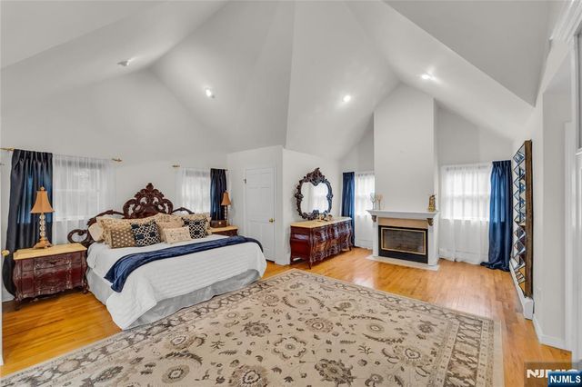 312 Old Tappan Road, Old Tappan, NJ 07675