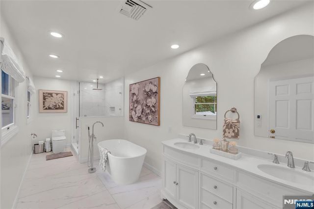 312 Old Tappan Road, Old Tappan, NJ 07675