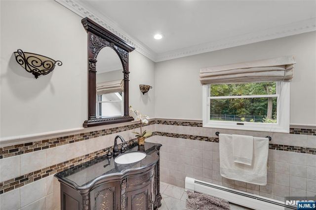 312 Old Tappan Road, Old Tappan, NJ 07675
