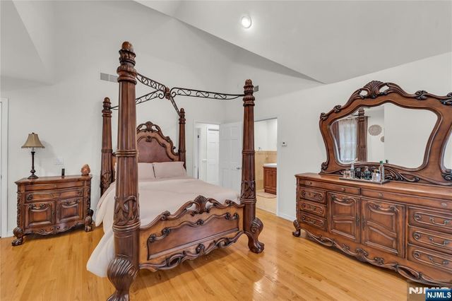 312 Old Tappan Road, Old Tappan, NJ 07675