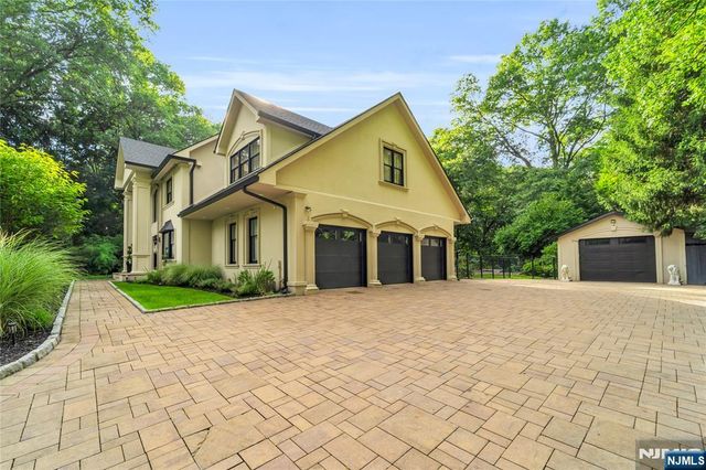 312 Old Tappan Road, Old Tappan, NJ 07675