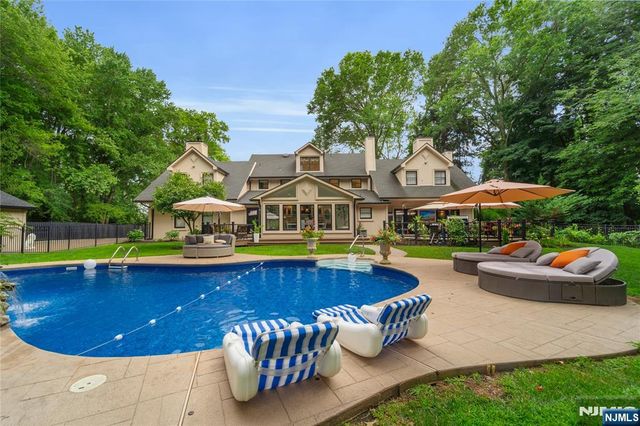 312 Old Tappan Road, Old Tappan, NJ 07675