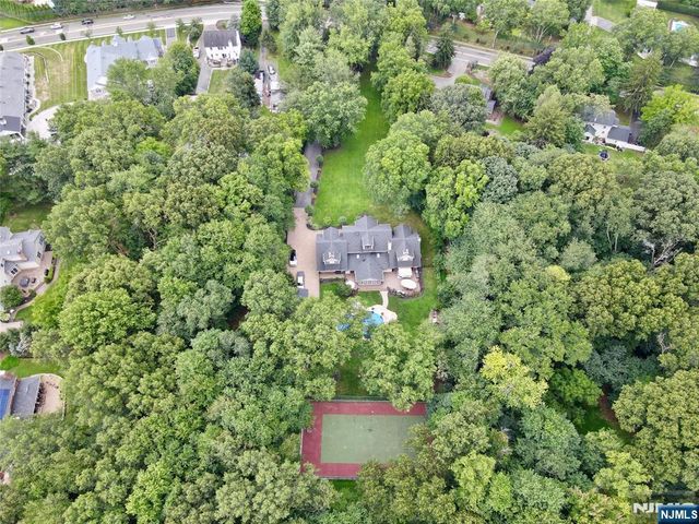 312 Old Tappan Road, Old Tappan, NJ 07675