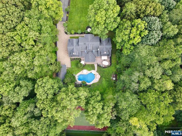 312 Old Tappan Road, Old Tappan, NJ 07675