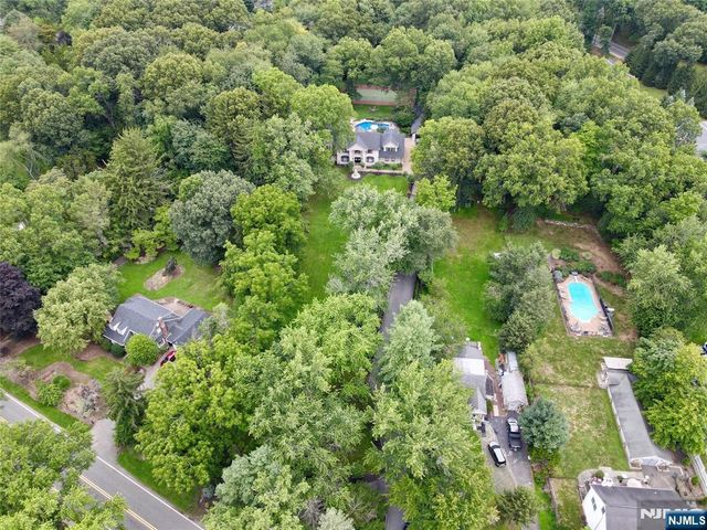 312 Old Tappan Road, Old Tappan, NJ 07675