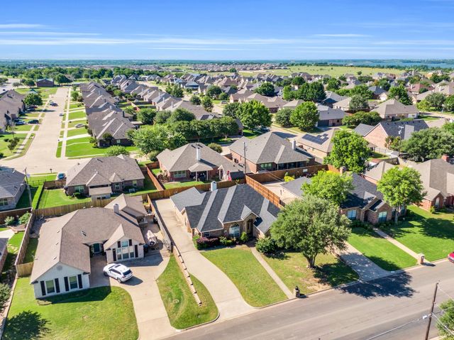 1607 W Westhill Drive, Cleburne, TX 76033