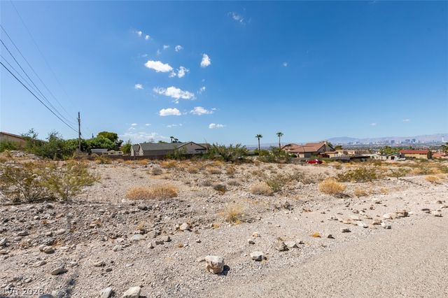 536 Benedict Drive, Las Vegas, NV 89110