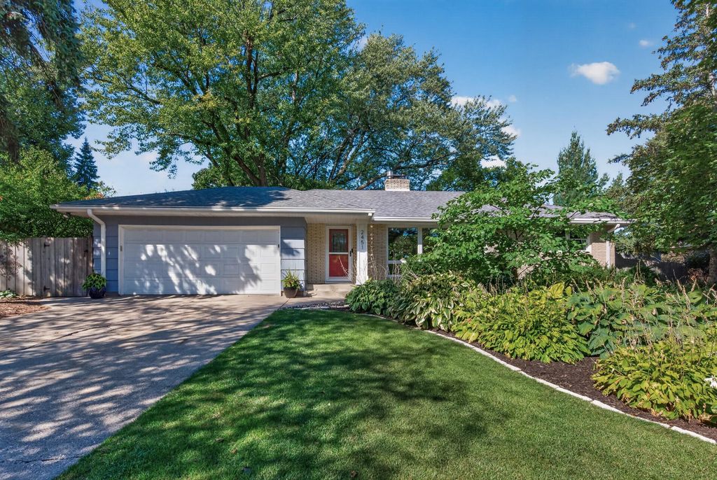 2451 Sheldon Street, Roseville, MN 55113 — exterior
