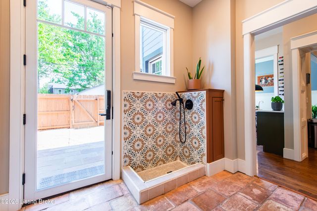 1806 Edgeland Ave, Louisville, KY 40204