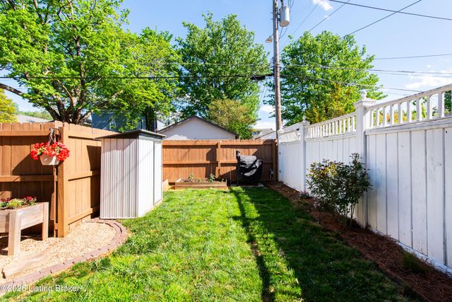 1806 Edgeland Ave, Louisville, KY 40204