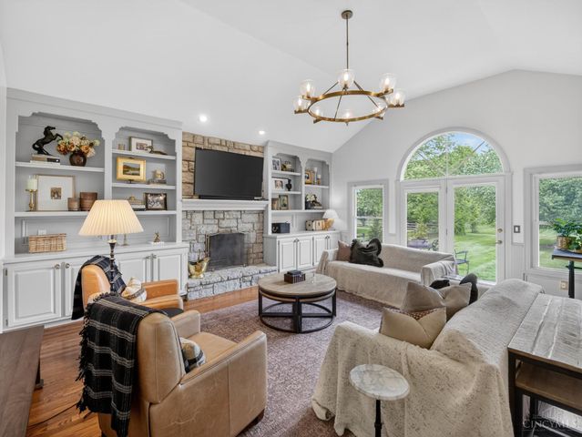 5090 Rollman Estates Drive, Amberley, OH 45236