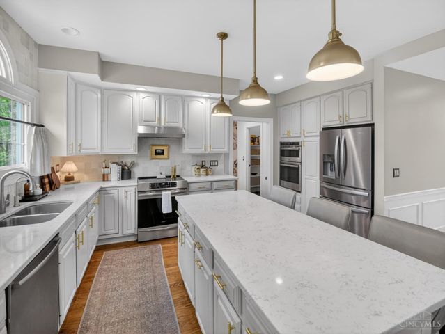 5090 Rollman Estates Drive, Amberley, OH 45236