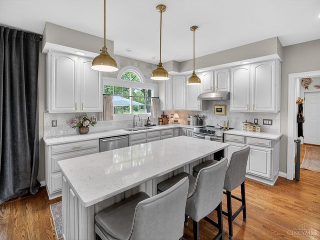 5090 Rollman Estates Drive, Amberley, OH 45236