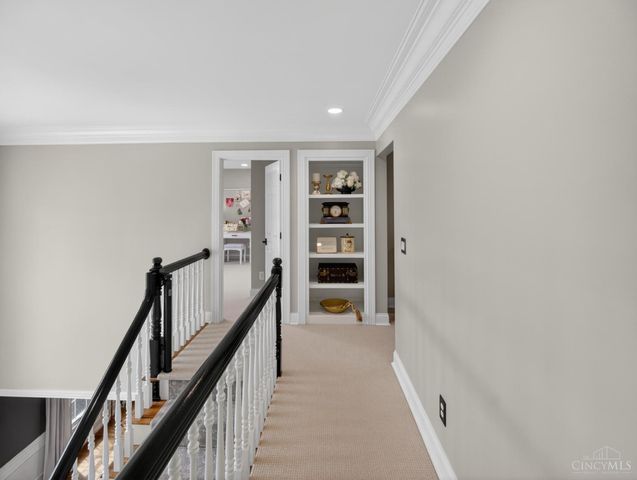 5090 Rollman Estates Drive, Amberley, OH 45236