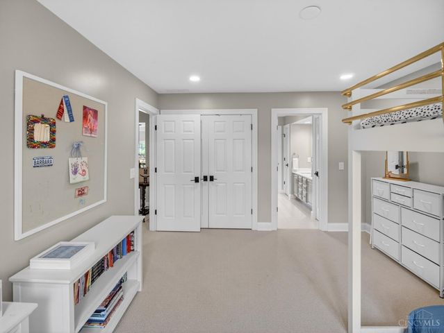 5090 Rollman Estates Drive, Amberley, OH 45236