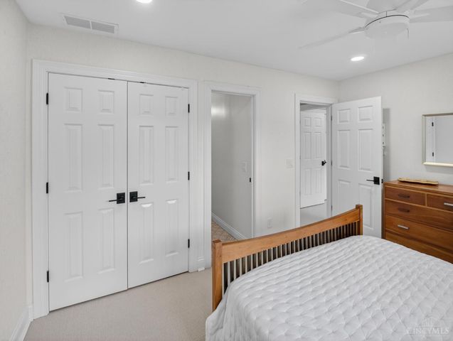 5090 Rollman Estates Drive, Amberley, OH 45236