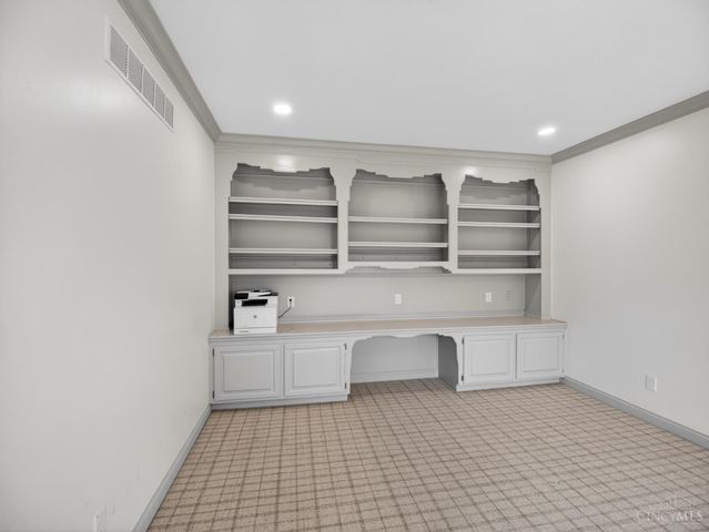 5090 Rollman Estates Drive, Amberley, OH 45236