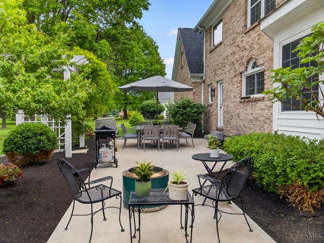 5090 Rollman Estates Drive, Amberley, OH 45236