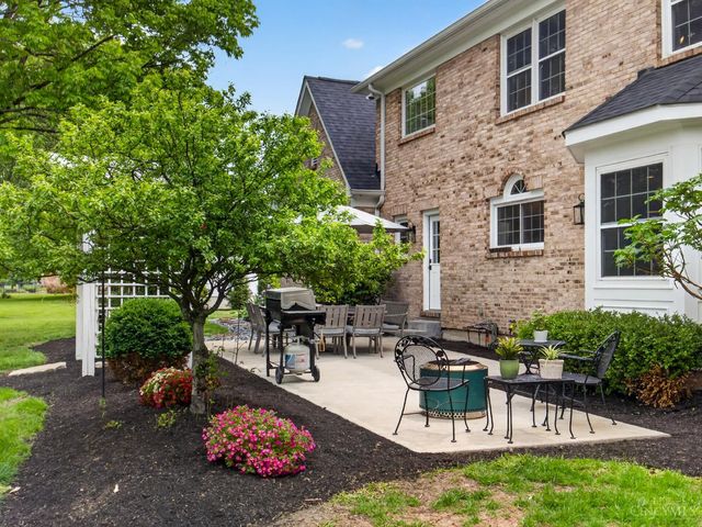 5090 Rollman Estates Drive, Amberley, OH 45236