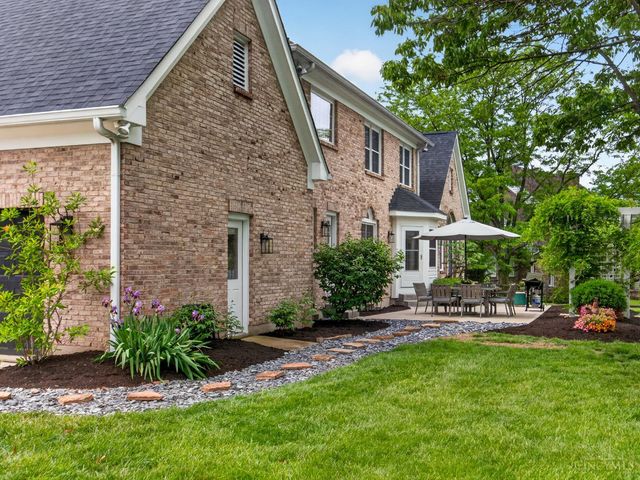 5090 Rollman Estates Drive, Amberley, OH 45236